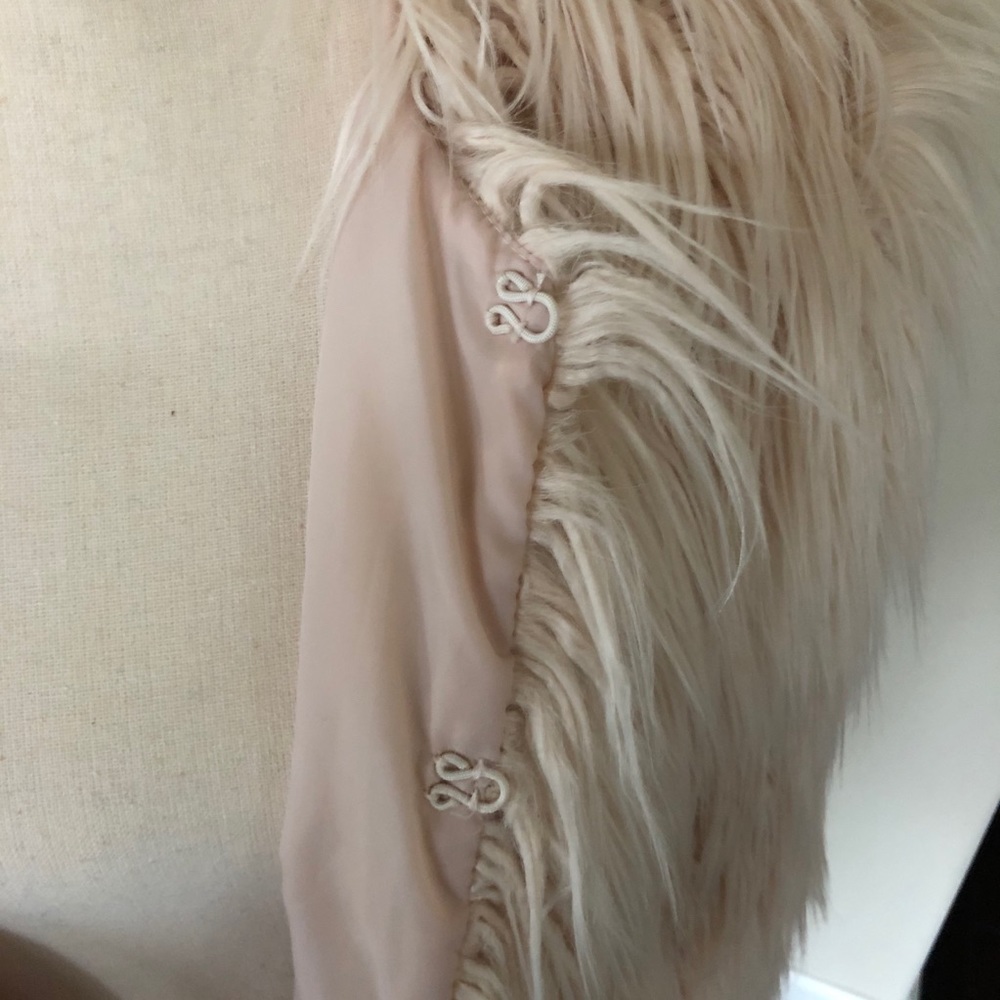 FUR! Blush Pink Faux Fur Jacket - Size Medium - Picture 7 of 11